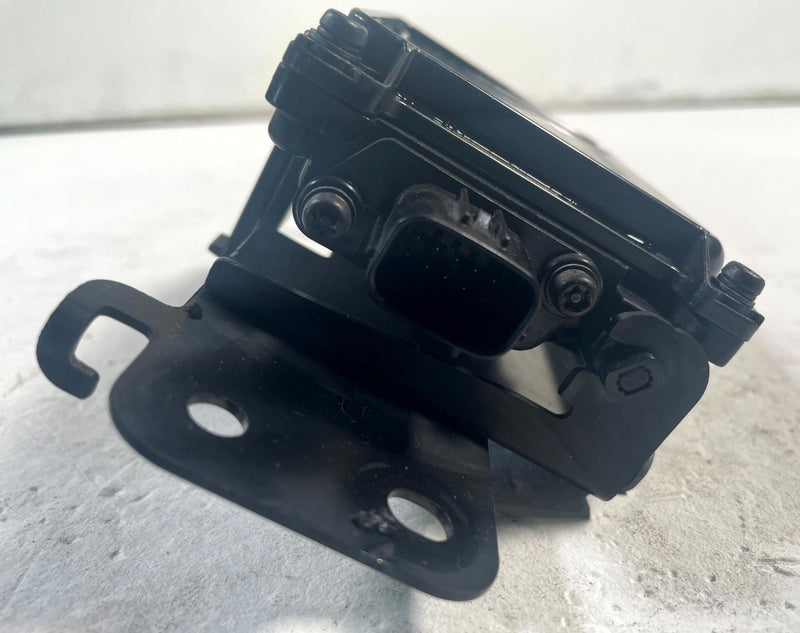 Load image into Gallery viewer, 2019 - 2022 ACURA ILX CRUISE CONTROL DISTANCE SENSOR RADAR MODULE UNIT # 113624
