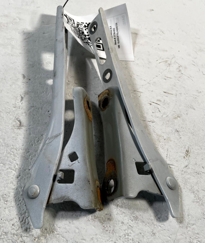 Load image into Gallery viewer, 2013-2022 ACURA ILX FRONT LEFT &amp; RIGHT HOOD HINGES PAIR WHITE (NH883P) # 113607
