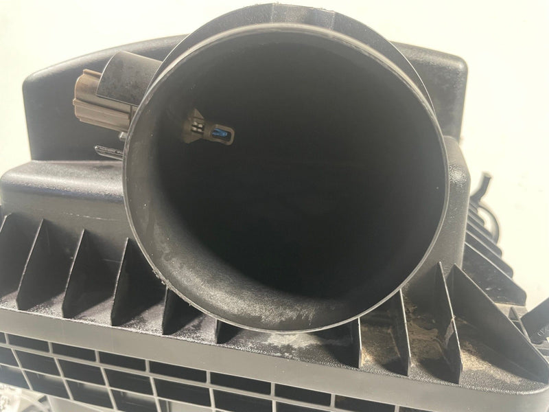 Load image into Gallery viewer, 19-23 FORD RANGER ENGINE AIR CLEANER INTAKE HOSUING BOX ASSEMBLY 2.3L # 112206
