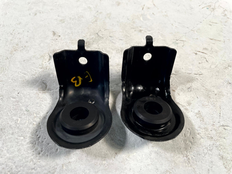 Load image into Gallery viewer, 2013 - 2022 ACURA ILX UPPER RADIATOR &amp; A/C CONDENSOR MOUNT BRACKET SET # 113617
