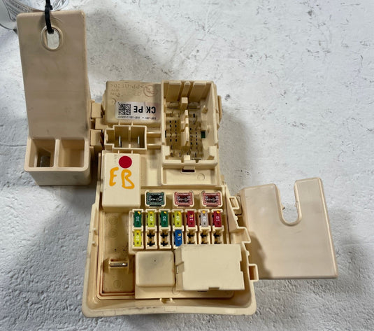 2022-2023 KIA STINGER INTERIOR CABIN FUSE RELAY JUCNTION BLOCK BOX 3.3L