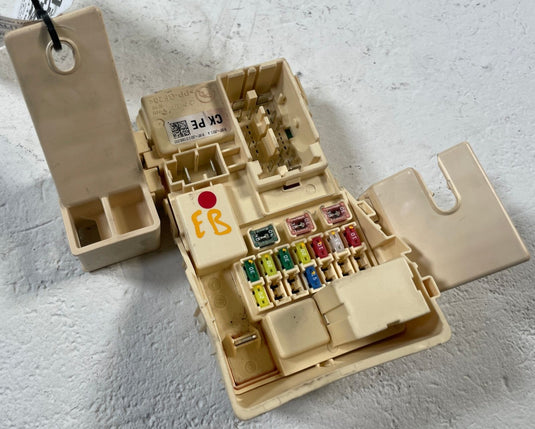 2022-2023 KIA STINGER INTERIOR CABIN FUSE RELAY JUCNTION BLOCK BOX 3.3L