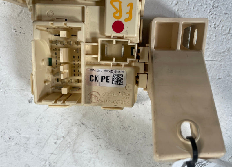 Load image into Gallery viewer, 2022-2023 KIA STINGER INTERIOR CABIN FUSE RELAY JUCNTION BLOCK BOX 3.3L # 110741
