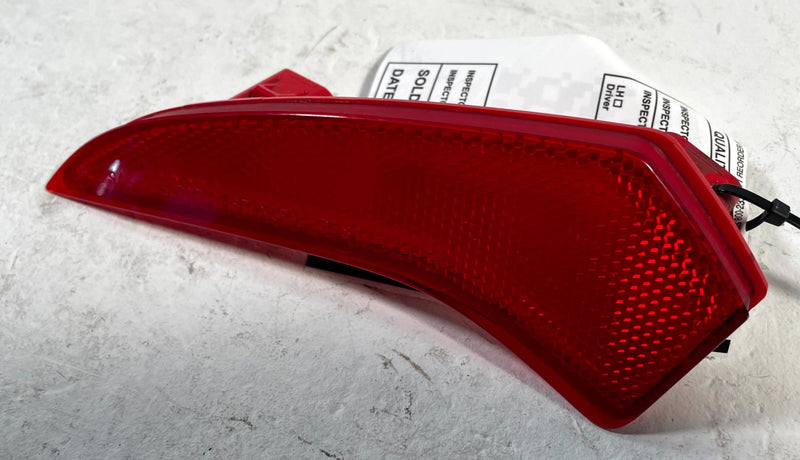 Load image into Gallery viewer, 19-22 ACURA ILX REAR RIGHT SIDE BUMPER REFLECTOR LIGHT LAMP 33505-TZ3-A11 113598
