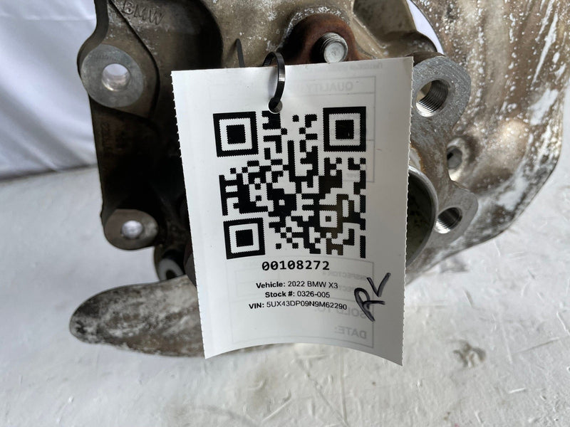 Load image into Gallery viewer, 2018-2024 BMW X3 G01 REAR LEFT DRIVER SIDE SPINDLE KNUCKLE W/ WHEEL HUB # 108272
