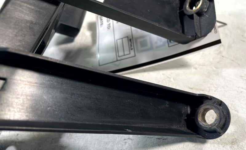 Load image into Gallery viewer, 2019-2022 ACURA ILX REAR LEFT DRIVER SIDE BLIND SPOT RADAR SENSOR BRACKET 113590
