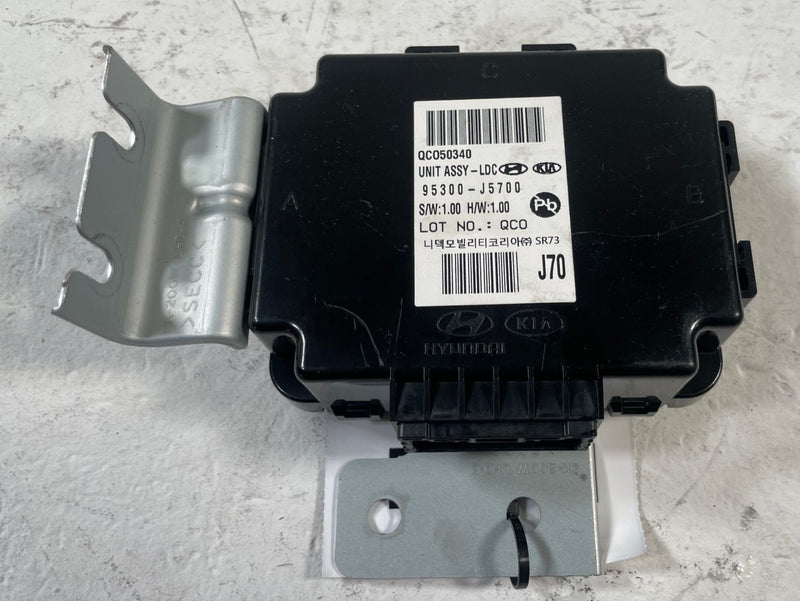 Load image into Gallery viewer, 2022-2023 KIA STINGER LDC POWER CONVERTER CONTROL MODULE 95300-J5700 # 110734
