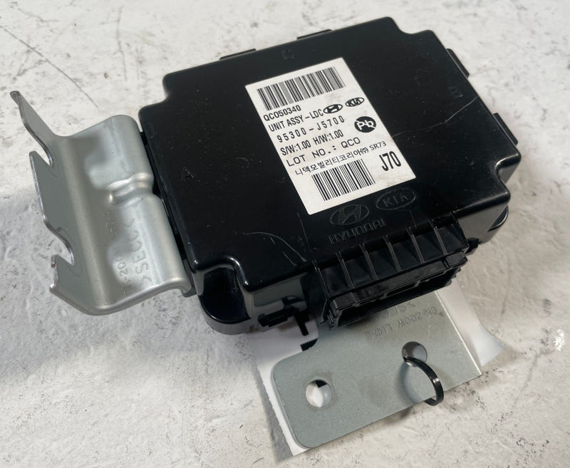 Load image into Gallery viewer, 2022-2023 KIA STINGER LDC POWER CONVERTER CONTROL MODULE 95300-J5700 # 110734
