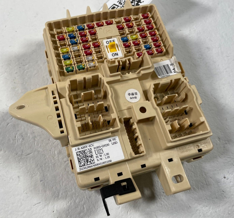 Load image into Gallery viewer, 2022 GENESIS G70 DASH CABIN FUSE RELAY JUNCTION BLOCK BOX 91953-G9230 # 108114
