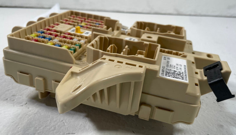 Load image into Gallery viewer, 2022 GENESIS G70 DASH CABIN FUSE RELAY JUNCTION BLOCK BOX 91953-G9230 # 108114
