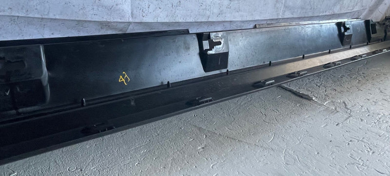 Load image into Gallery viewer, 2023-2025 MAZRA CX-50 FRONT LEFT DRIVER SIDE ROCKER PANEL MOLDING BLACK # 113131
