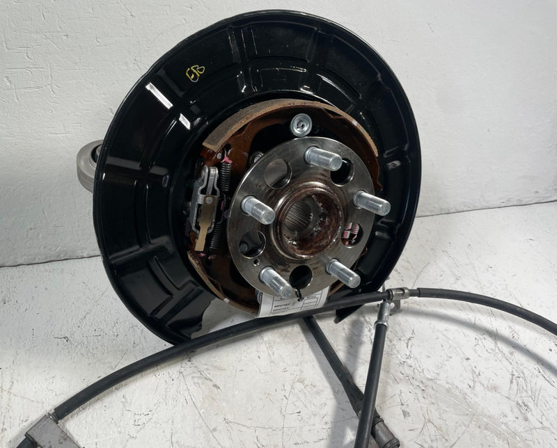 Load image into Gallery viewer, 2019-2025 HONDA PASSPORT REAR LEFT DRIVER SIDE SPINDLE KNUCKLE W/ HUB # 113399
