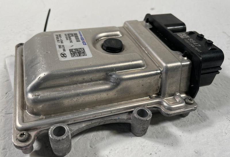 Load image into Gallery viewer, 2022-2023 GENESIS G70 RWD AUTOMATIC TRANSMISSION COMPUTER CONTROL MODULE #108116
