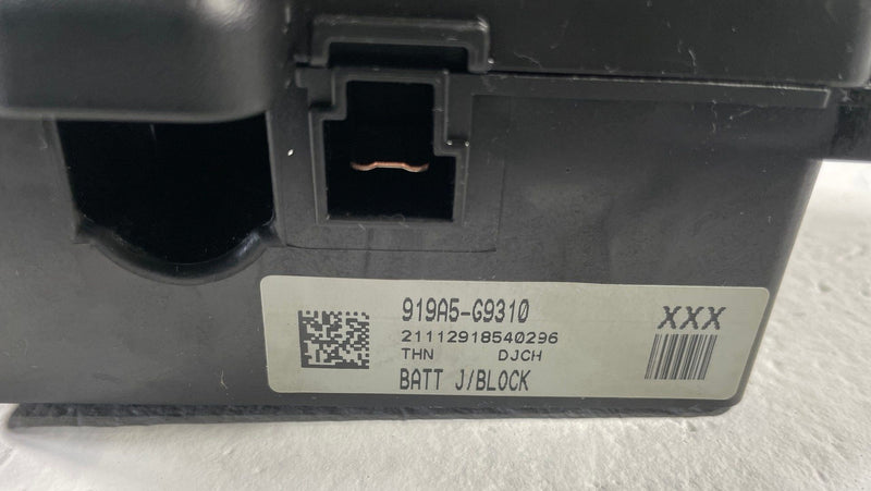 Load image into Gallery viewer, 2022-2026 GENESIS G70 POSITIVE BATTERY TERMINAL FUSIBLE LINK FUSE BOX # 108124
