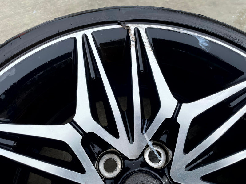Load image into Gallery viewer, KIA STINGER 19x8-1/2 10 DOUBLE SPOKE REAR ALLOY WHEEL RIM W/TIRE 22-23 # 110802
