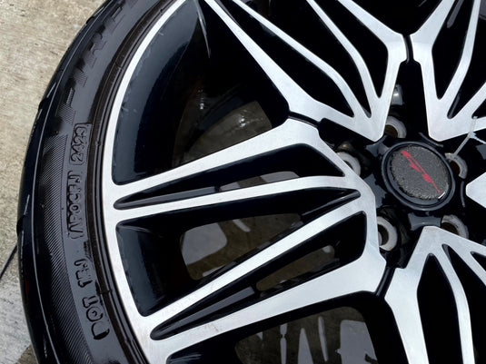KIA STINGER 19x8-1/2 10 DOUBLE SPOKE REAR ALLOY WHEEL RIM W/TIRE 22-23