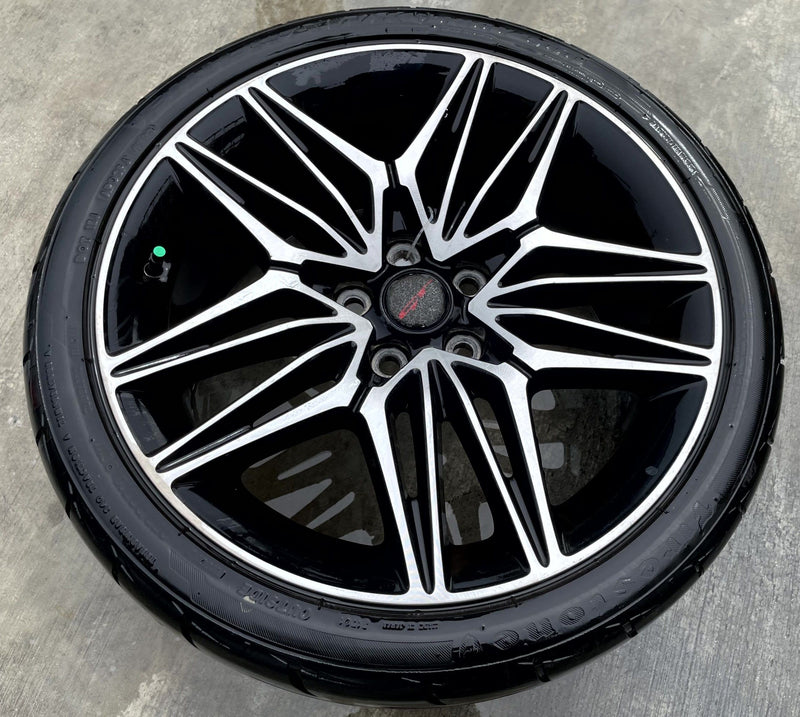Load image into Gallery viewer, KIA STINGER 19x8-1/2 10 DOUBLE SPOKE REAR ALLOY WHEEL RIM W/TIRE 22-23 # 110831
