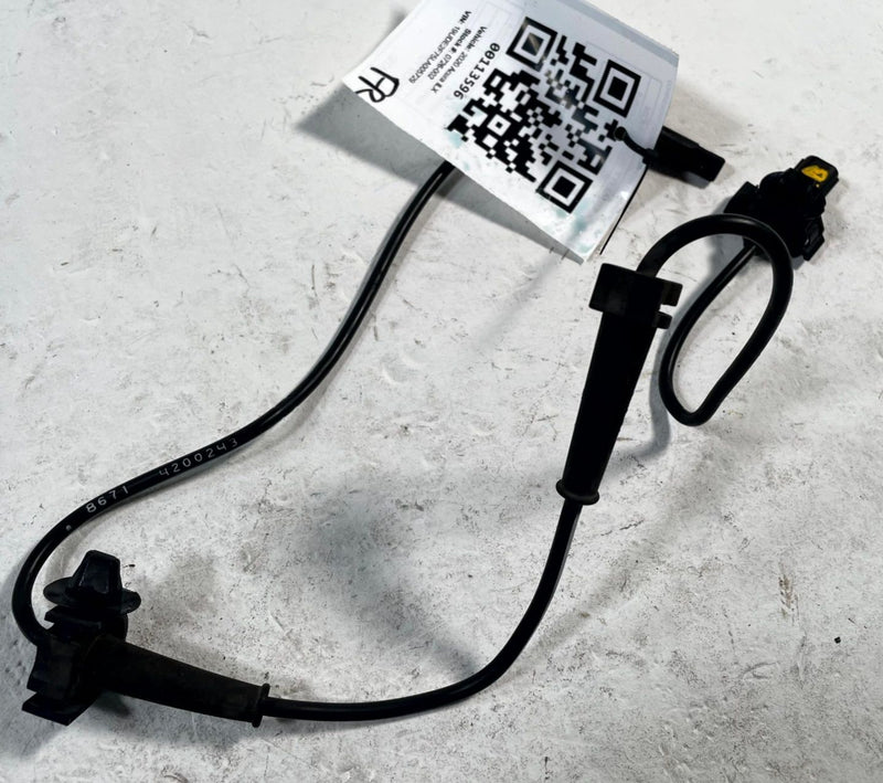 Load image into Gallery viewer, 2013 -2022 ACURA ILX FRONT RIGHT PASSENGER SIDE ABS WHEEL SPEED SENSOR # 113596
