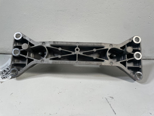 2018-2023 KIA STINGER RWD TRANSMISSION CROSSMEMBER SUPPORT MOUNT BRACKET