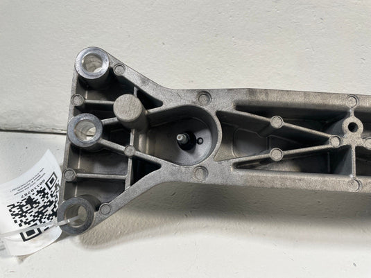 2018-2023 KIA STINGER RWD TRANSMISSION CROSSMEMBER SUPPORT MOUNT BRACKET