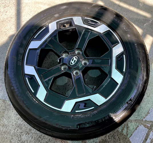 HYUNDAI SANTA FE 18" 18x7.5 BLACK ALLOY WHEEL RIM W/ TIRE (ONLY#1) 24-26 #113239
