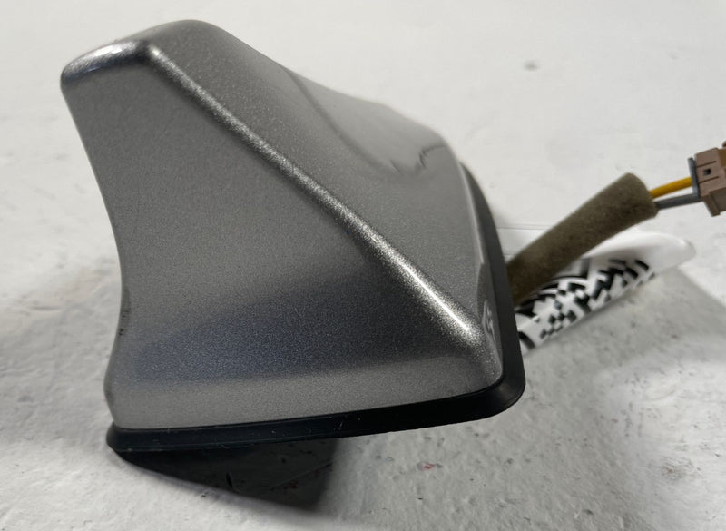 Load image into Gallery viewer, 22-23 GENESIS G70 SHARK ROOF FIN SATELLITE RADIO ANTENNA SILVER (SSS) # 108115

