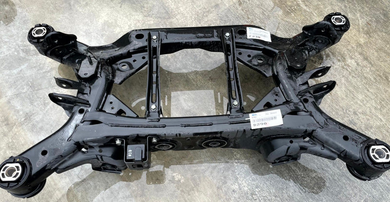 Load image into Gallery viewer, 22-23 KIA STINGER RWD REAR SUSPENSION SUBFRAME CROSSMEMBER CRADLE 3.3L # 110822
