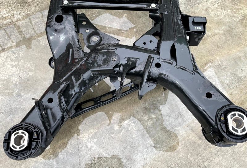 Load image into Gallery viewer, 22-23 KIA STINGER RWD REAR SUSPENSION SUBFRAME CROSSMEMBER CRADLE 3.3L # 110822
