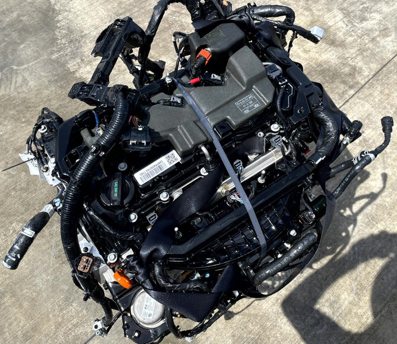 Load image into Gallery viewer, HYUNDAI SANTA FE FWD AUTO ENGINE MOTOR ASSEMBLY 2.5L 31K MILES 24-25 # 113237
