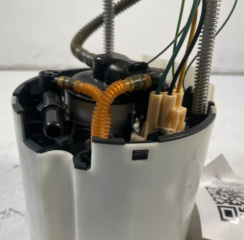 Load image into Gallery viewer, 2021 - 2023 KIA STINGER FUEL GAS TANK PUMP ASSEMBLY 31110-J5150 3.3L # 110795
