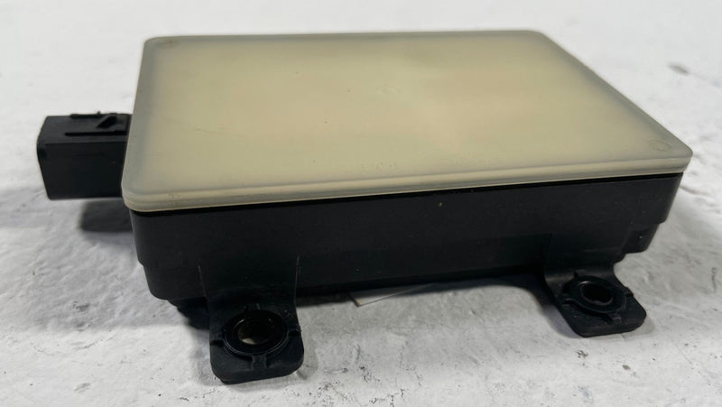 Load image into Gallery viewer, 2022 - 2023 GENESIS G70 REAR RIGHT SIDE BLIND SPOT RADAR MODULE SENSOR # 108100
