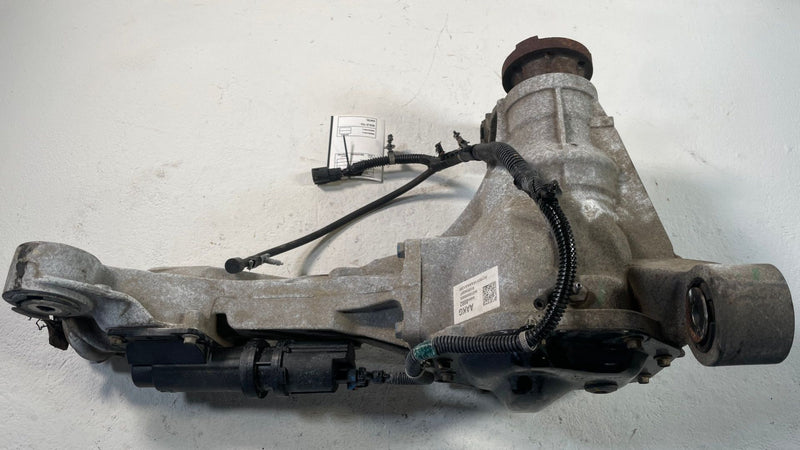 Load image into Gallery viewer, 19-20 CHEVROLET SILVERADO 1500 FRONT DIFFERENTIAL CARRIER ASSEMBLY 5.3L # 109445
