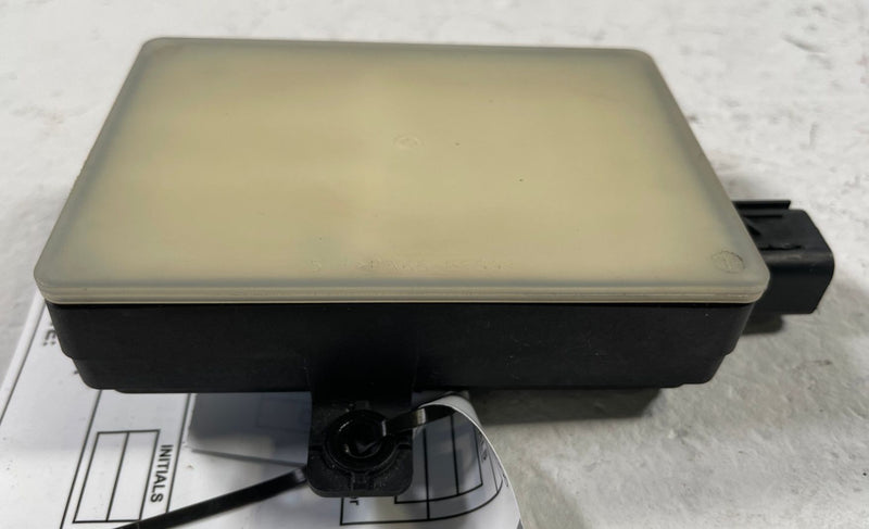 Load image into Gallery viewer, 2022 - 2023 GENESIS G70 REAR RIGHT SIDE BLIND SPOT RADAR MODULE SENSOR # 108100
