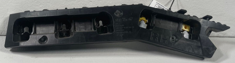 Load image into Gallery viewer, 2023 - 2025 HYUNDAI IONIQ 6 REAR RIGHT PASSENGER BUMPER SUPPORT BRACKET # 112260
