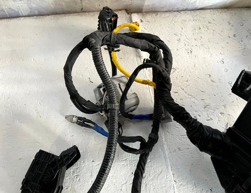 Load image into Gallery viewer, 2024-2026 HYUNDAI SANTA FE ENGINE BAY ROOM WIRE HARNESS W/FUSE BOX 2.5L # 113234

