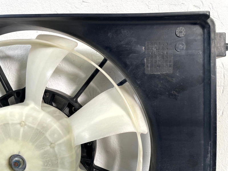 Load image into Gallery viewer, 16-22 ACURA ILX FRONT RIGHT SIDE RADIATOR COOLING FAN SHROUD ASSEMBLY # 113679
