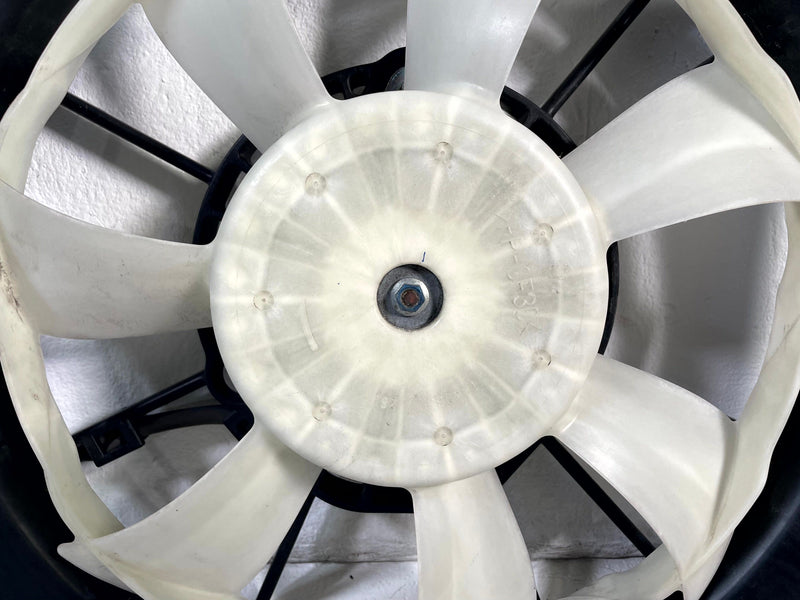 Load image into Gallery viewer, 16-22 ACURA ILX FRONT RIGHT SIDE RADIATOR COOLING FAN SHROUD ASSEMBLY # 113679
