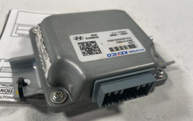 Load image into Gallery viewer, 2023-2025 HYUNDAI IONIQ 6 SHIFT BY WIRE SBW COMPUTER CONTROL MODULE # 112278
