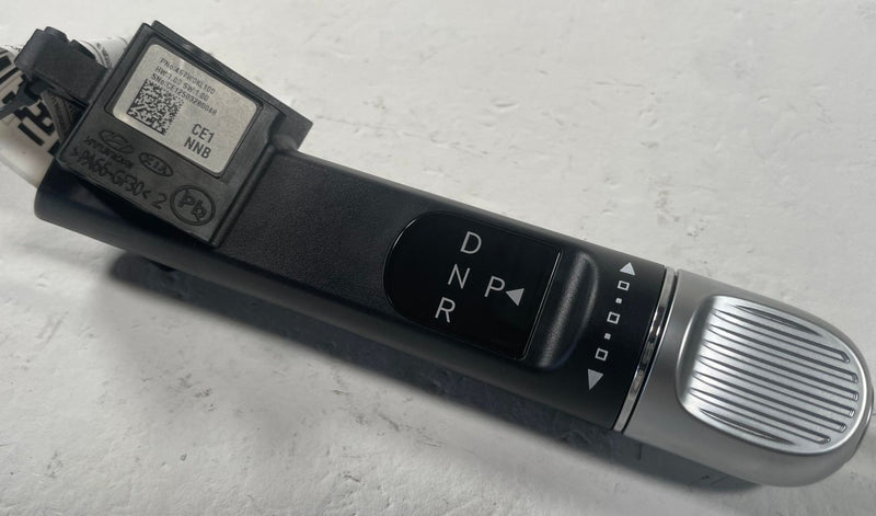 Load image into Gallery viewer, 2023-2025 HYUNDAI IONIQ 6 TRANSMISSION GEAR SHIFTER HANDLE LEVER SWITCH #112280
