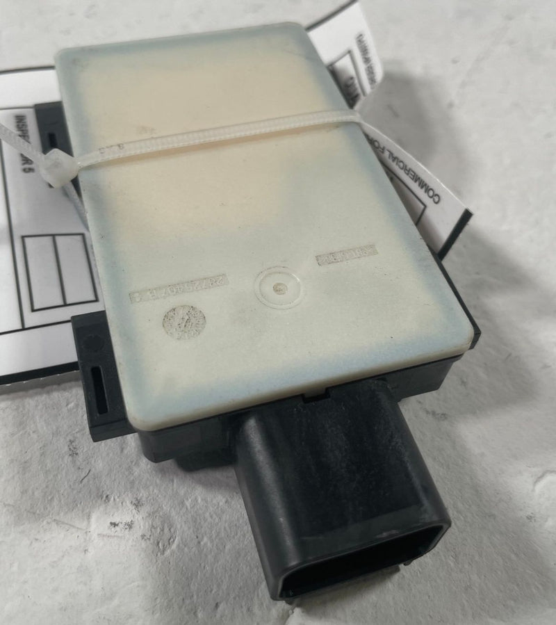 Load image into Gallery viewer, 2023-2025 HYUNDAI IONIQ 6 REAR RIGHT BLIND SPOT RADAR SENSOR W/ BRACKET # 112261
