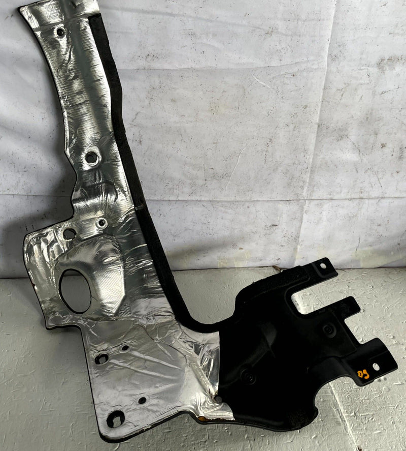 Load image into Gallery viewer, 2018-2023 KIA STINGER ENGINE BAY PARTITION HEAT SHIELD DIVIDER SET 3.3L # 110791
