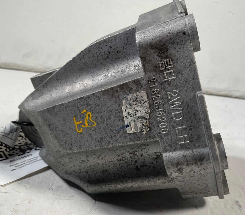 Load image into Gallery viewer, 2018 - 2023 KIA STINGER RWD FRONT LEFT ENGINE MOUNT SUPPORT BRACKET 3.3L #110809
