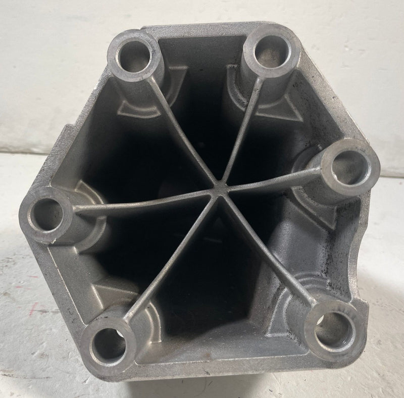 Load image into Gallery viewer, 2018 - 2023 KIA STINGER RWD FRONT LEFT ENGINE MOUNT SUPPORT BRACKET 3.3L #110809
