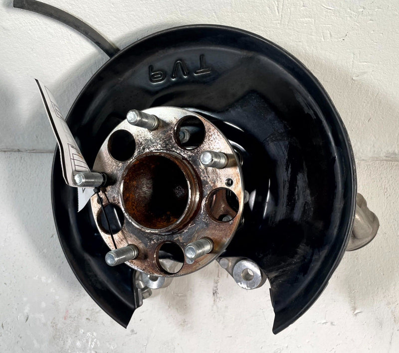 Load image into Gallery viewer, 2019 - 2022 ACURA ILX REAR RIGHT SIDE SPINDLE KNUCKLE W/ BEARING HUB # 113650
