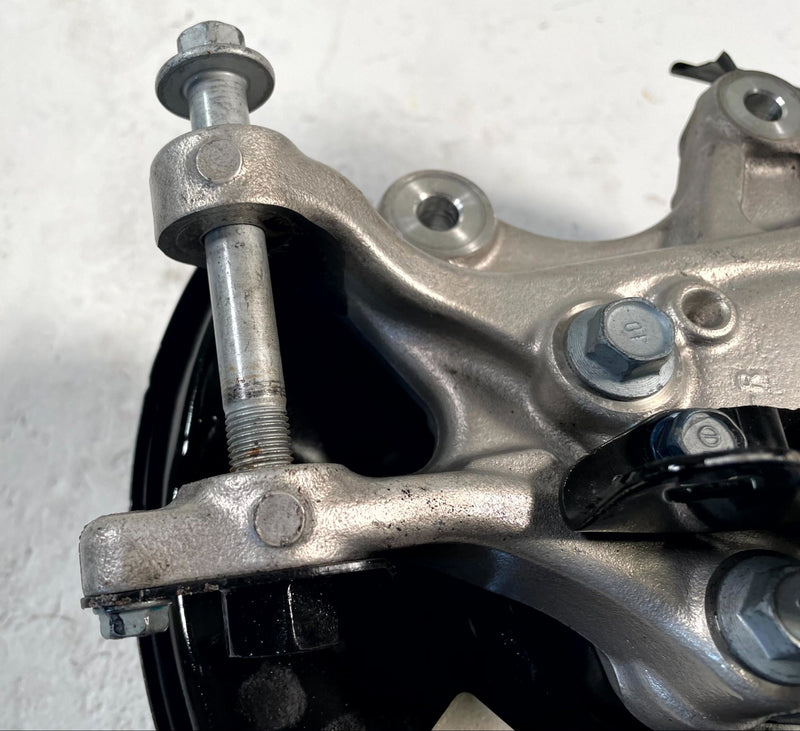 Load image into Gallery viewer, 2019 - 2022 ACURA ILX REAR RIGHT SIDE SPINDLE KNUCKLE W/ BEARING HUB # 113650
