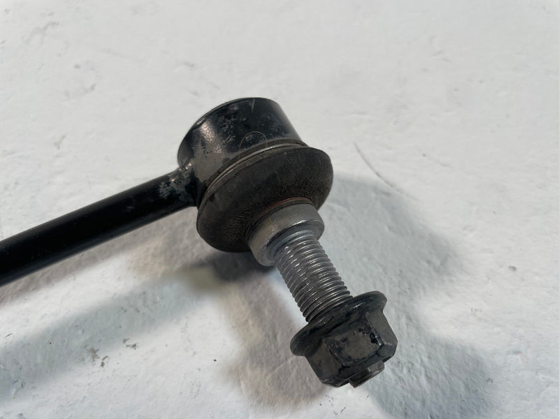 Load image into Gallery viewer, 20-25 HYUNDAI PALISADE FRONT LH OR RH SIDE SUSPENSION STABILIZER SWAY BAR 109475
