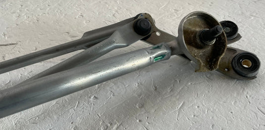 22-26 TOYOTA TUNDRA FRONT WINDSHILED WIPER TRANSMISSION LINKAGE W/MOTOR