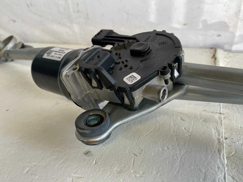 Load image into Gallery viewer, 22-26 TOYOTA TUNDRA FRONT WINDSHILED WIPER TRANSMISSION LINKAGE W/MOTOR # 108462
