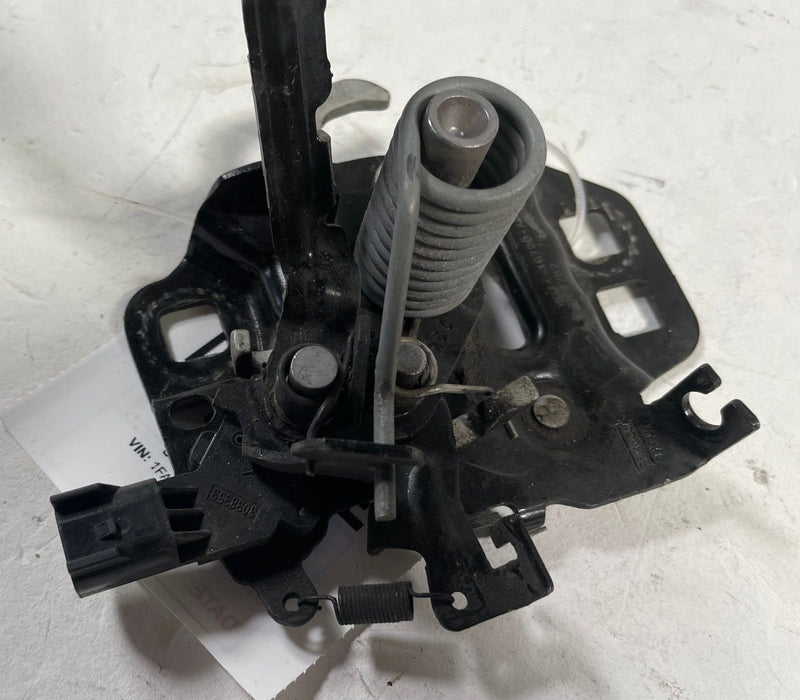 Load image into Gallery viewer, 2018 - 2025 FORD MUSTANG HOOD BONNET LOCK LATCH ASSEMBLY KR3Z-16700-C # 113489
