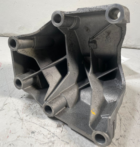 2018-2023 KIA STINGER RWD FRONT RIGHT ENGINE MOUNT SUPPORT BRACKET 3.3L